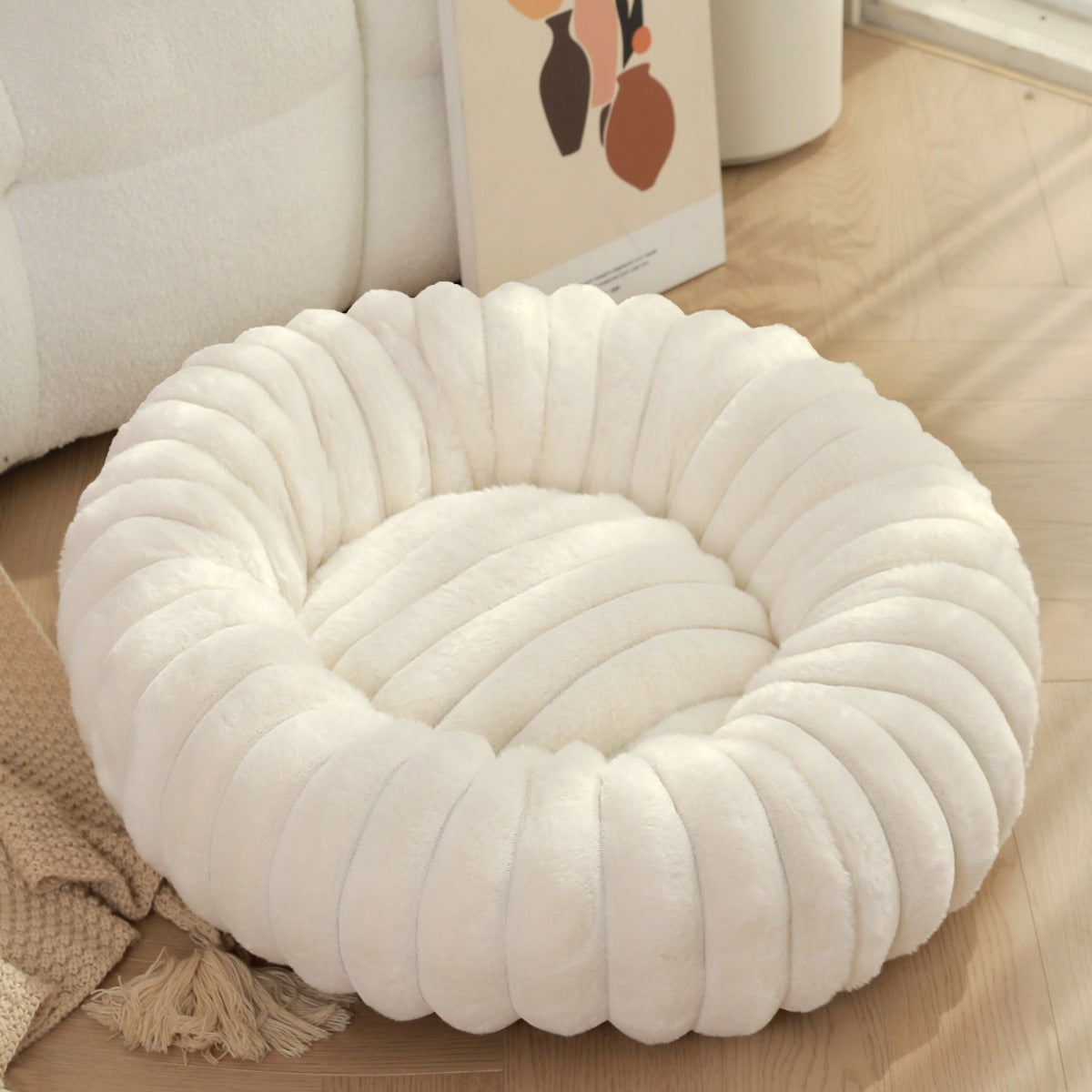 Plush Round Pet Bed for Cats and Small Dogs