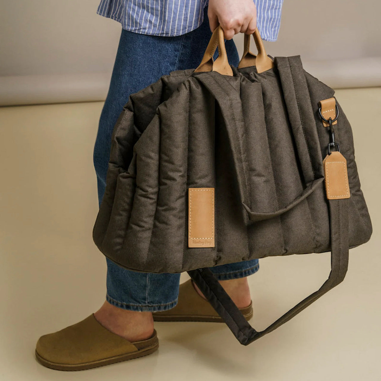 Lightweight Waterproof Pet Carrier Bag for Dogs and Cats